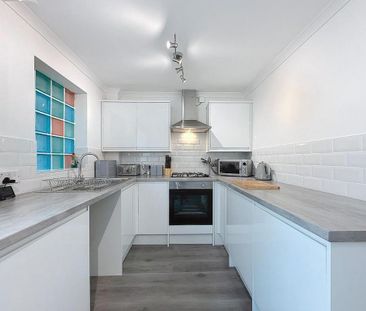 3 bedroom terraced house to rent - Photo 2