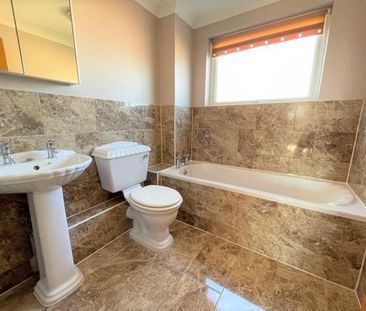 3 bedroom terraced house to rent - Photo 6