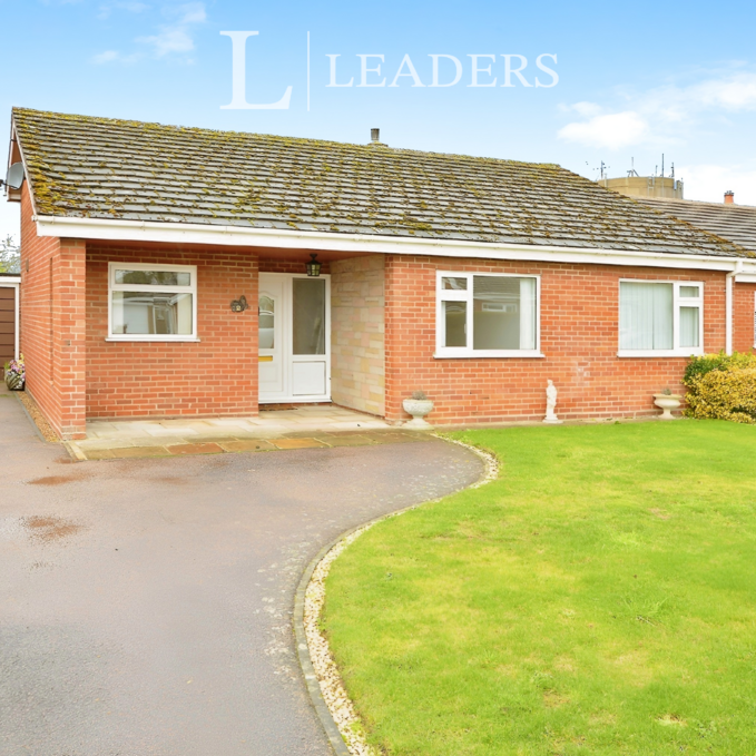 4 bedroom bungalow to rent - Photo 1