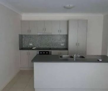 FULLY FENCED, 3 BEDROOM UNIT IN DEERAGUN - Photo 6