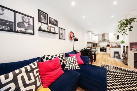 1 Bed Terraced House, Coliston Passage, SW18 - Photo 2