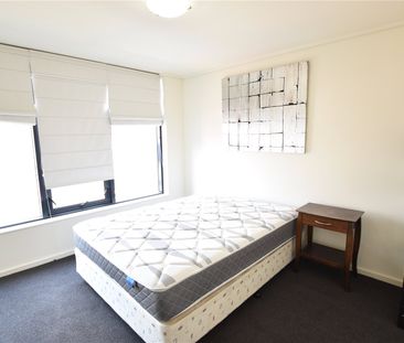 2511/668 Bourke Street - Photo 4