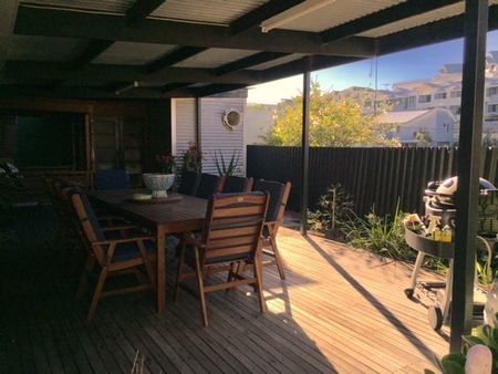 Scarborough - Photo 2