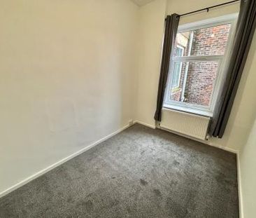 Rochdale Road, Shaw, OL2 - Photo 1