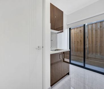 Beautiful Family Home Offering Comfort, Space & Modern Living - Photo 4