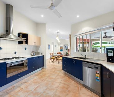 Quiet Old Tewantin Location - 3 bed, study plus pool - Photo 6