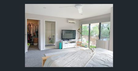 Spacious Modern Townhouse in a Prime Southport Location - Photo 4