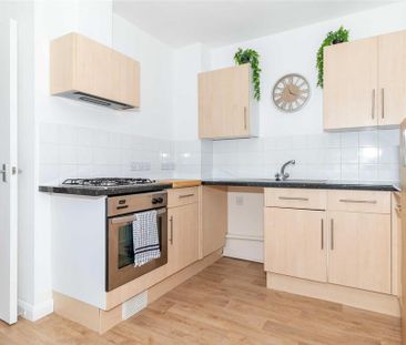 2 bedroom apartment to rent - Photo 4