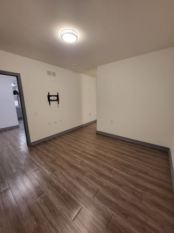 For Lease - 16 Wood Street Unit# 506, St. Catharines, Ontario - Photo 2