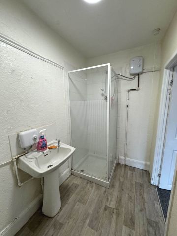 Marton Drive, Blackpool, FY4 3DE - Photo 4