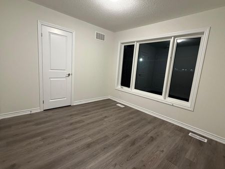 For Lease - 293 LINDSAY Street, Kawartha Lakes, Ontario - Photo 5