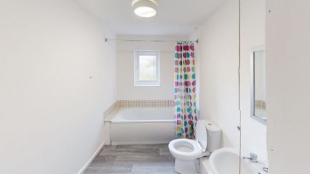 To Let: 2 Bedroom Flat Murray Street, Hartlepool, County Durham, TS26 8PF - Photo 5