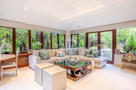 6 bedroom detached house to rent - Photo 3