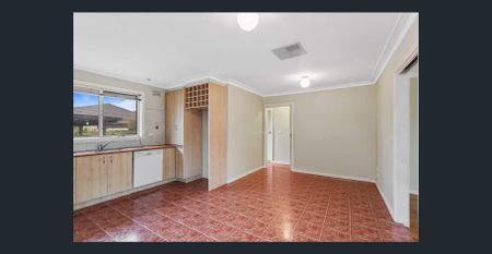 Spacious Home and Superb Location in Keilor East - Photo 4