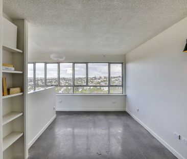 Stylish, Sunny, and Superbly Located Studio - Photo 4