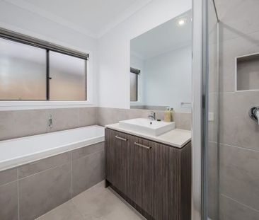 Spacious Family Home - Photo 4