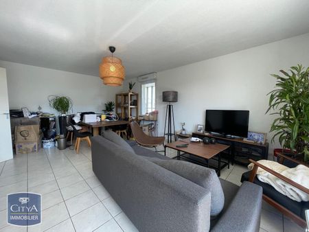 Location Appartement 4 pièces 86m² MONTFAVET 84140 - Photo 2