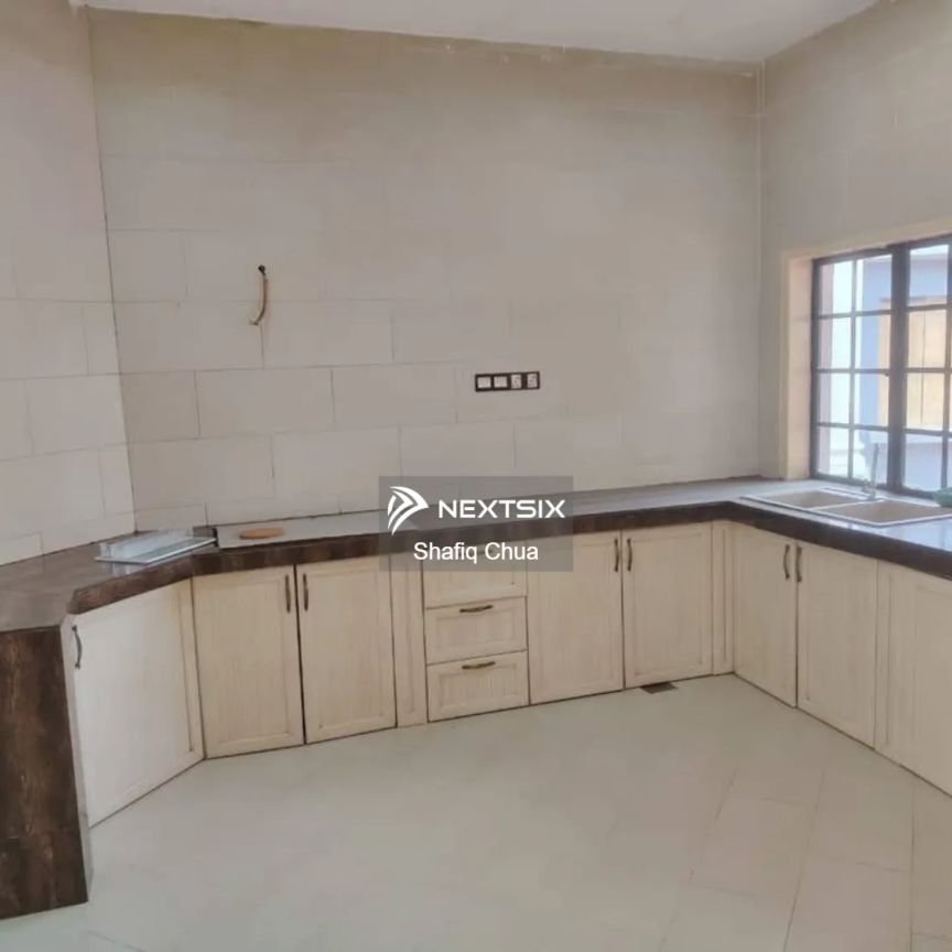 Beautiful Bungalow House With Pool Titiwangsa, Kuala Lumpur For Rent - Photo 1