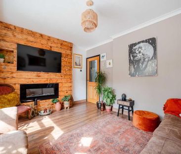 38 Creevy Avenue, Belfast, BT5 7PN - Photo 2