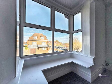 2 bedroom flat to rent - Photo 2