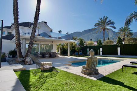 4 bedroom luxury Villa for rent in Alhaurín de la Torre, Spain - Photo 5