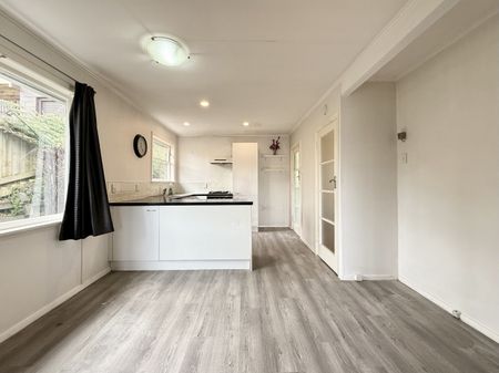 Sunny 3 Bedroom Home in Wainuiomata - Photo 2