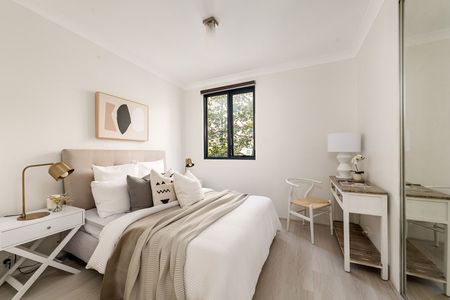 Furnished Modern Apartment Offering Space, Light & Unmatched Convenience - Photo 5