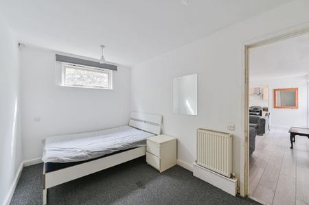 4 bedroom house to rent - Photo 3