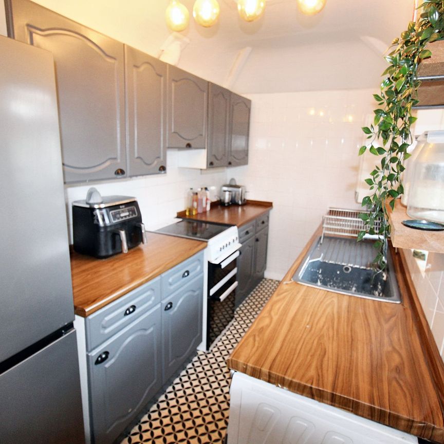 2 bed town house to rent in Alandale Avenue, Manchester, M34 - Photo 1