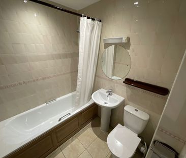 1 bedroom Apartment to let - Photo 3