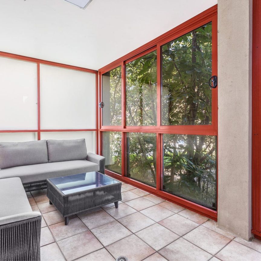 IMMACULATELY PRESENTED APARTMENT - Photo 1