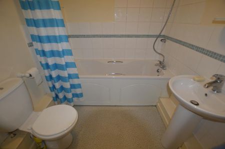 Amaya Lodge, 54 Alton Road, Bournemouth, Dorset, BH10 4AF - Photo 5