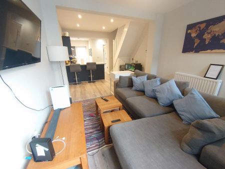 2 bedroom terraced house to rent - Photo 3