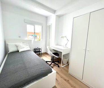 Calle León, Getafe, Community of Madrid 28903 - Photo 3