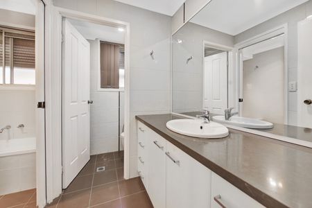 3 Bedroom plus Study Family home For Rent!!! - Photo 4