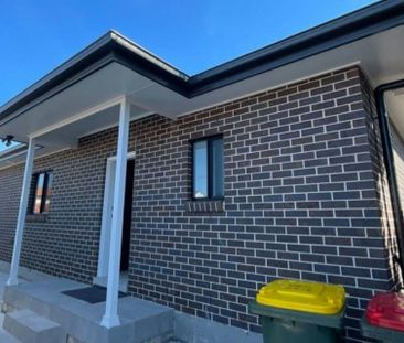 Ultra Modern 2 Bedroom Home - Photo 6