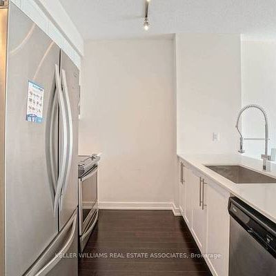 Burnhamthorpe Rd W & Confederation Pkwy Spacious 1Bdrm Modern Kitchen - Photo 4