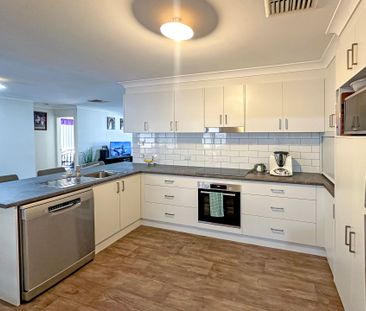 Charming Family Home in Dubbo - Photo 6