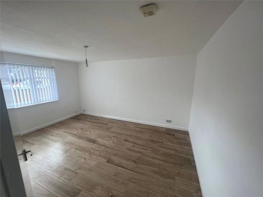 3 bedroom end of terrace house to rent - Photo 1