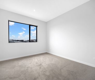 NEWLY built sunny one bedroom apartment in Hobsonville - Photo 1