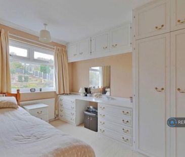 3 bedroom semi-detached house to rent - Photo 3