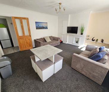 Gwynedd Avenue, Townhill, Swansea, SA1 6LL - Photo 1