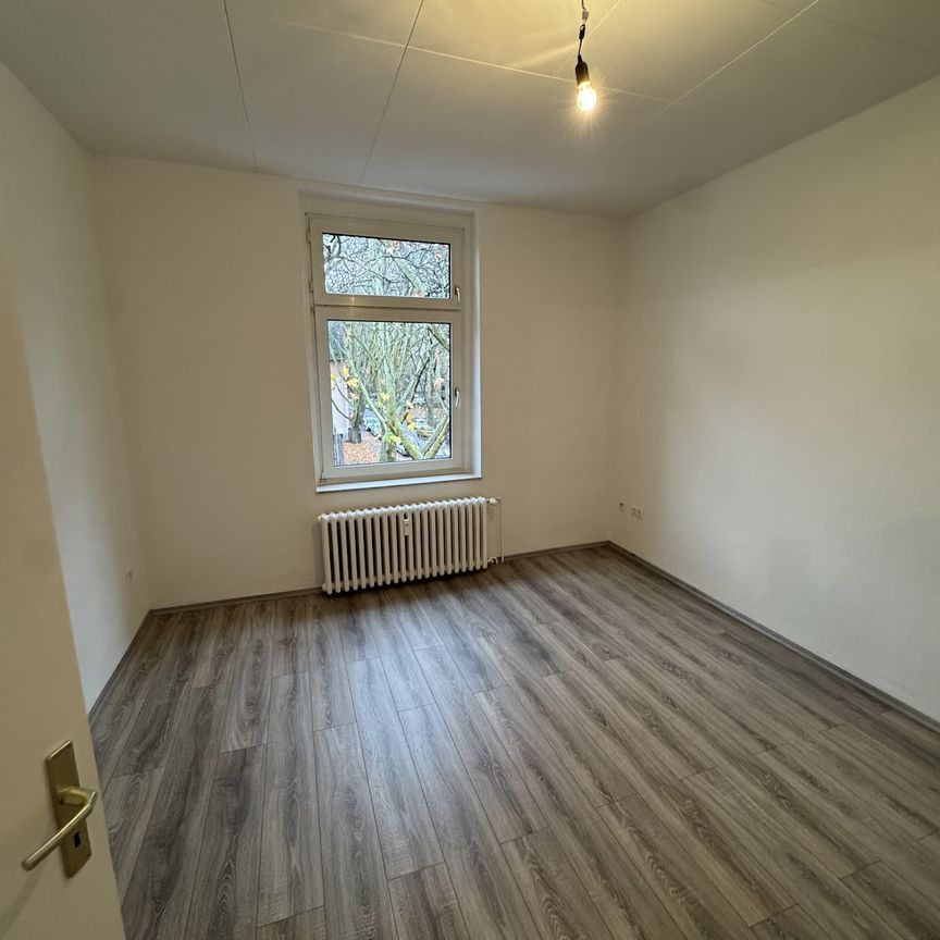 Sehr schöne sanierte 2 Zimmer Wohnung in Duisburg zu vermieten - Photo 1