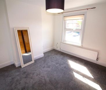 2 bedroom semi-detached house to rent - Photo 6