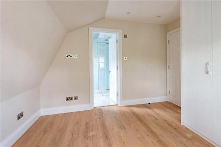 3 bedroom flat to rent - Photo 4