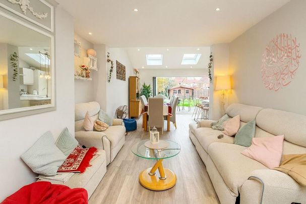 4 bedroom house to rent - Photo 1