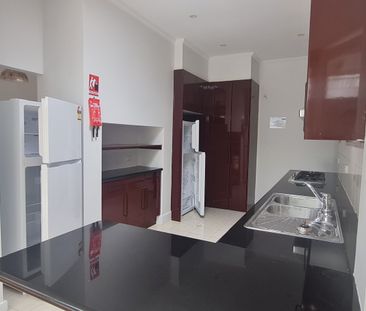 Hawthorn East - Photo 1