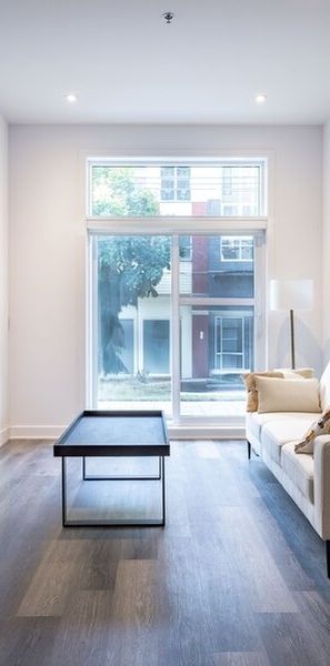 Bachelor - 2660 Rue Jarry E, Montréal - Photo 1