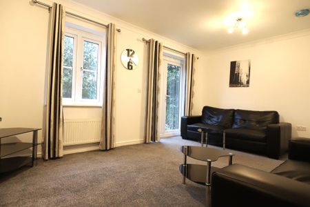 4 bedroom townhouse to rent - Photo 3