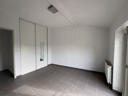 Location Appartement 4 pièces 87m² CASTELNAUDARY 11400 - Photo 3
